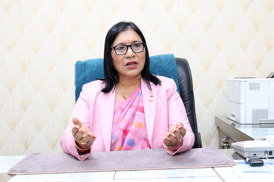 स्वास्थ्य स्वयंसेविकामार्फत दिइएको मतदाता शिक्षा प्रभावकारी देखिएको छः निर्वाचन आयुक्त डा तुलाधर