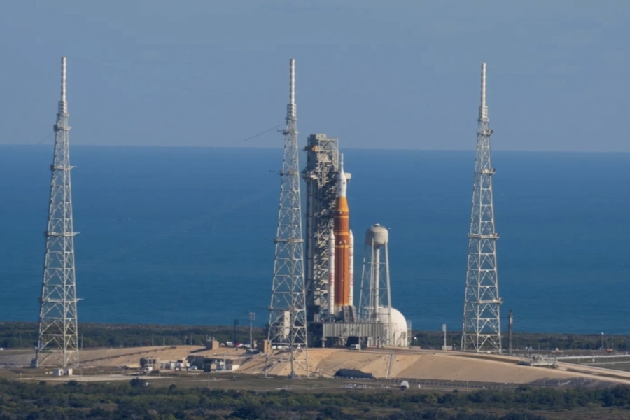 ५४ वर्षपछि मानवसहित चन्द्रमातर्फ उड्यो ‘आर्टेमिस–२’