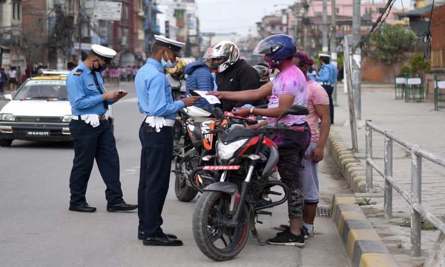 ट्राफिक कारबाहीबाट एकै दिन २२ लाख ७४ हजार राजस्व सङ्कलन