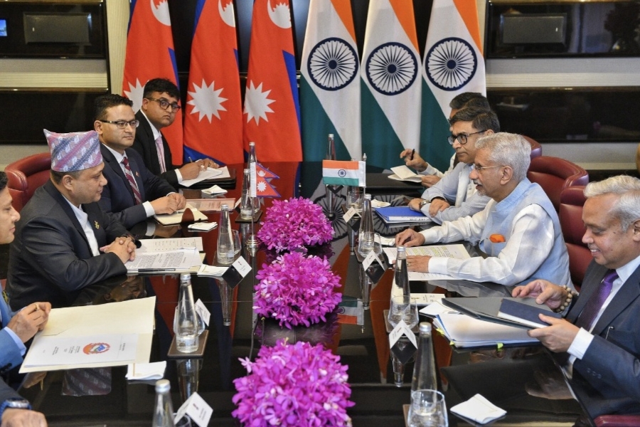 परराष्ट्रमन्त्रीको भारत भ्रमण :  नेपाल–भारत सम्बन्धलाई नयाँ उचाइमा पु-याउने प्रतिबद्धता