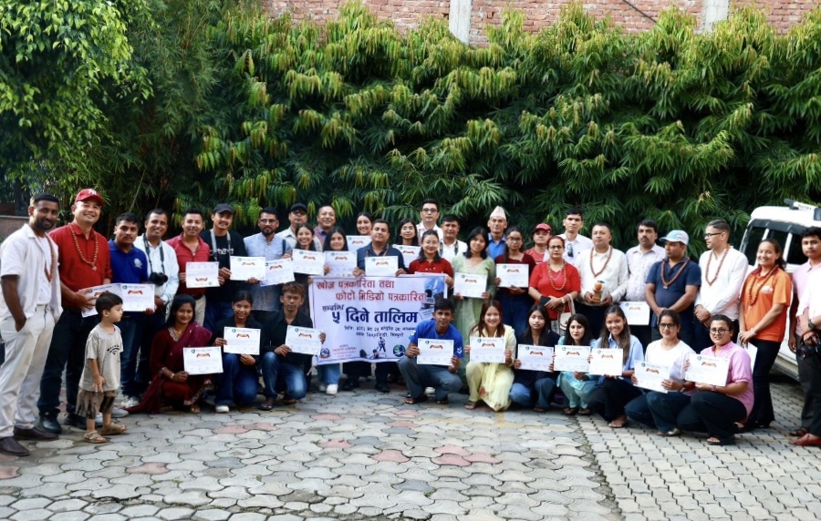 पत्रकारको क्षमता अभिवृद्धिमा जोड : सिन्धुलीमा खोज, फोटो तथा भिडियो पत्रकारिता तालिम सम्पन्न