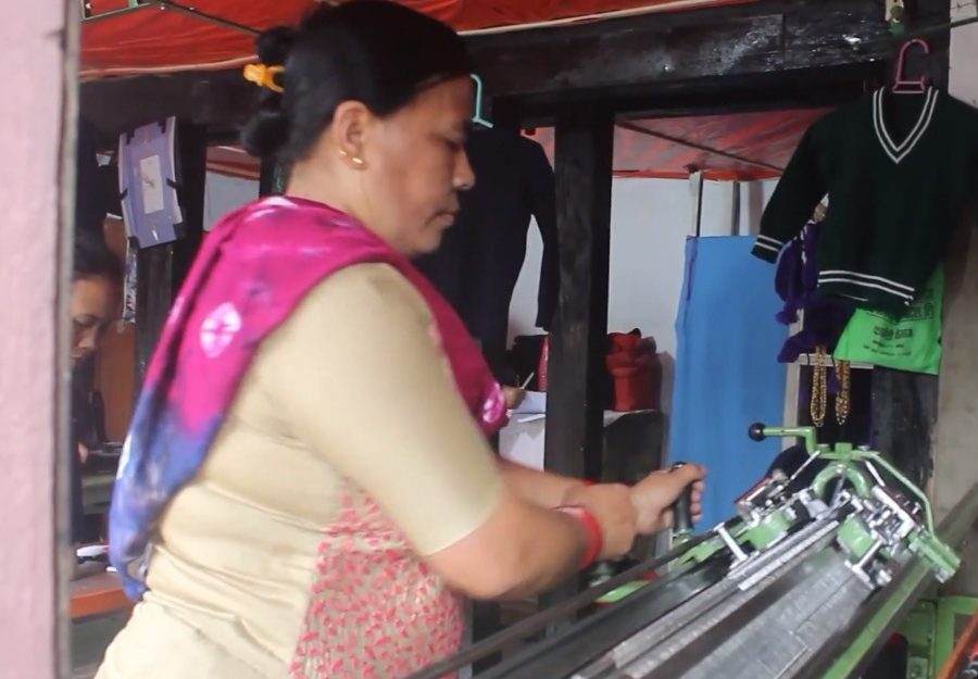 आत्मनिर्भर बन्न सीप सिक्दै पाल्पाका महिला