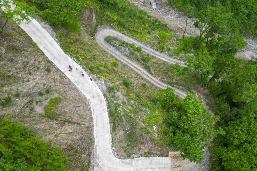 ठेक्का सम्झौता भएको पाँच वर्षपछि सडक स्तरोन्नति