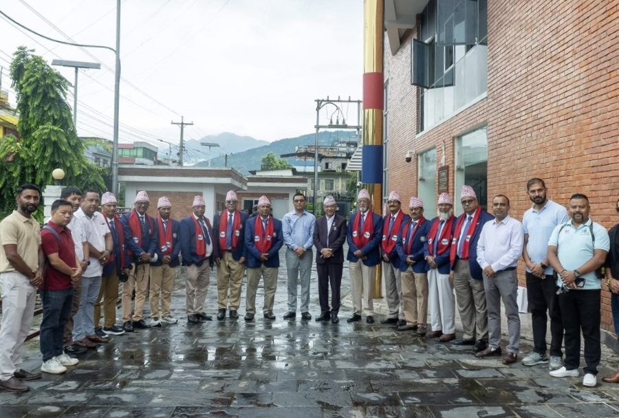 बंगलादेशका फोटो पत्रकारलाई पोखरा महानगरका मेयर आचार्यद्वारा स्वागत तथा बिदाइ