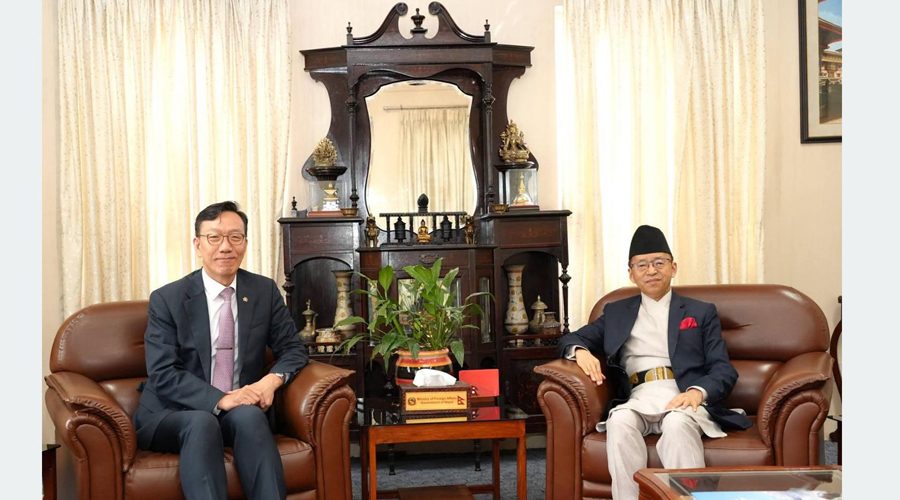 कोरियाली राजदूतद्वारा परराष्ट्र सचिवसँग बिदाइ भेट
