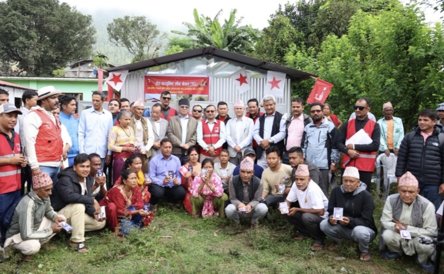 प्रचण्डद्वारा वाईसीएलले बनाएका २१ अस्थायी आवास हस्तान्तरण पीडित भन्छन्– ‘हाम्रा लागि यो सिंहदरबार हो’
