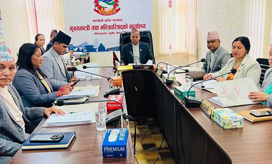 कर्णाली सरकारका ३२ स्वकीय, एमालेका दुई मन्त्रीले छानेनन् सूचना प्रविधि सहायक