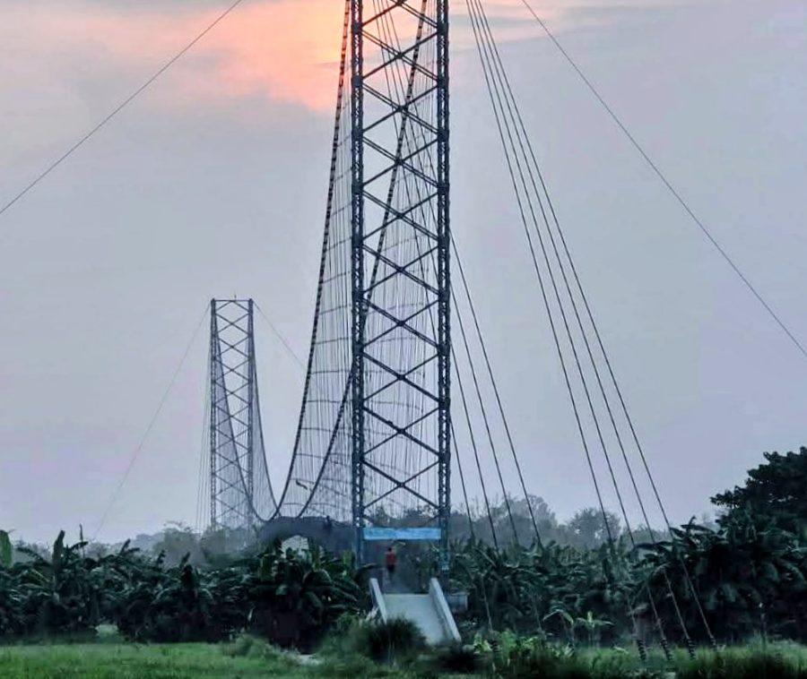 जीर्ण बन्दै बानेश्वरनाथ झोलुङ्गे पुल: आवागमन जोखिमपूर्ण, तत्काल मर्मत गर्न स्थानीयको माग